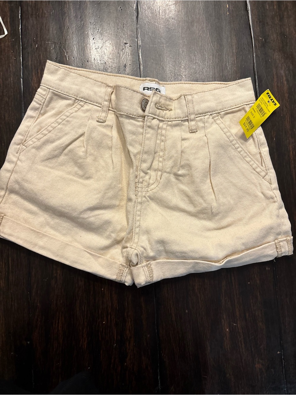 RSQ High Waist Cream Cotton-Blend Cuffed Shorts size 8 NWT ✨